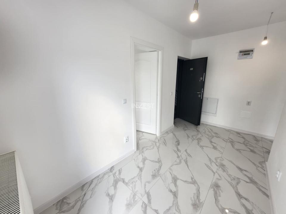 APARTAMENT 1 CAMERA+ZONA DE DINING, ETAJ 1 , LOC DE PARCARE INCLUS, COMISION 0 - 4