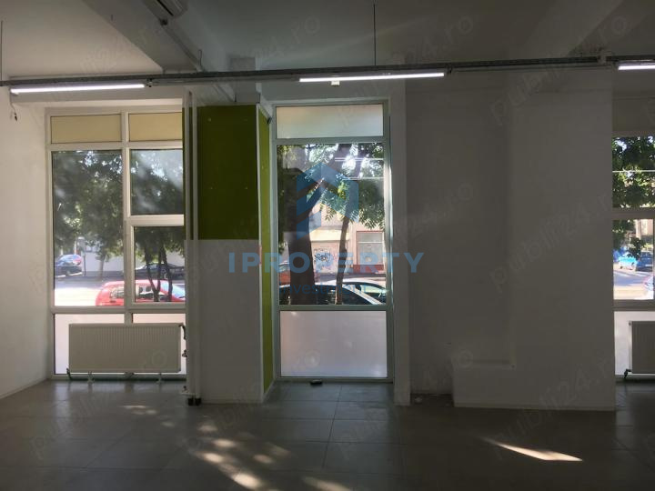 Spatiu Comercial | 261 mp | Tineretului | Front stradal 20 m  - fotografie proprietate 4