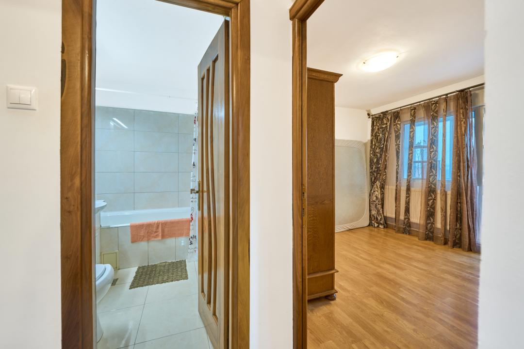 Apartament decomandat | 3 camere | zona Gara | luminos E-V