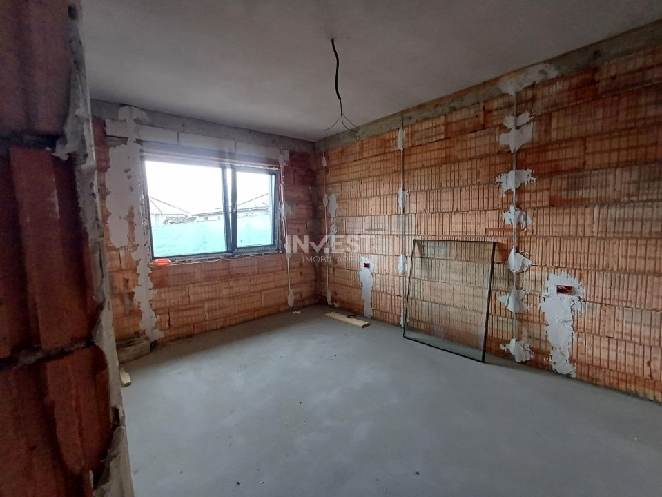 CASA INDIVIDUALA , 3 CAMERE, BECI,  PLACA DE BETON PESTE ETAJ , TOMESTI - 12
