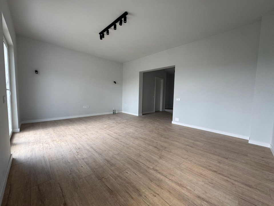 Duplex, Finisat, 4 camere, 3 bai, Teren 370 , Complex Nou!