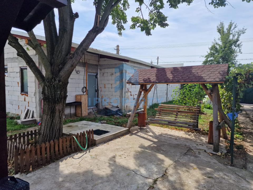 Casa individuala teren 1700 mp cu spatiu comercial la strada - fotografie proprietate 7