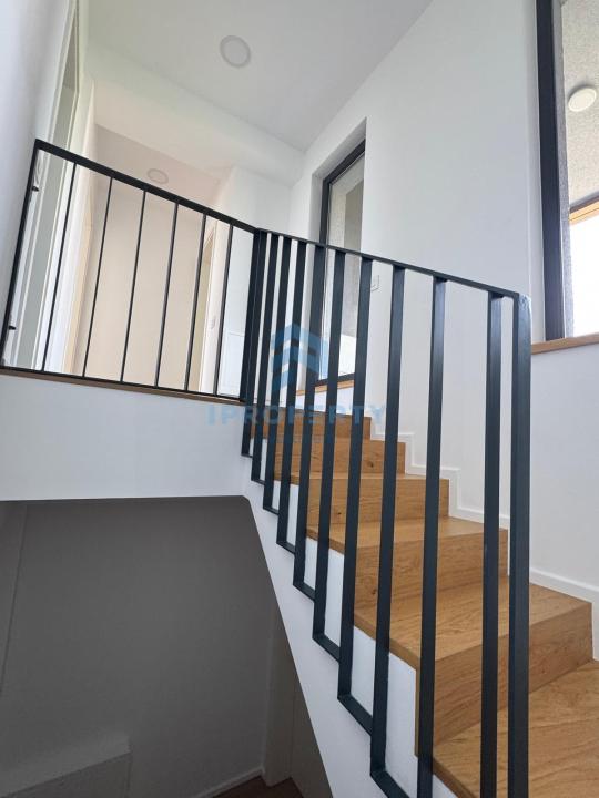 Închiriere Casă 5 camere în Pipera, P+ 2 ETAJE, PARCARE, CURTE, CENTRALA - fotografie proprietate 14