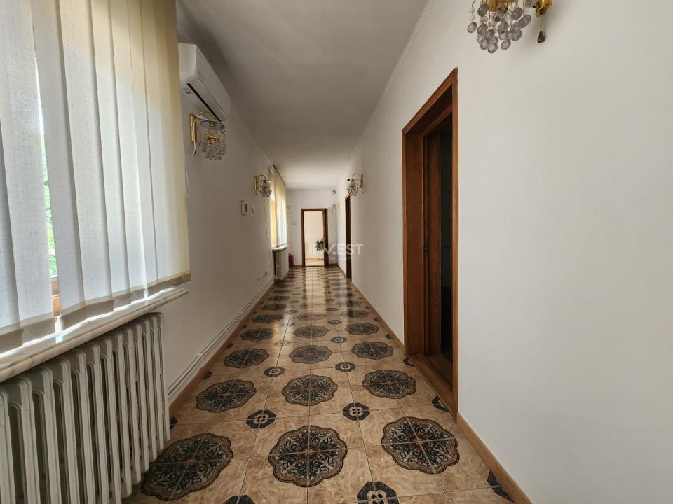 Spatiu de inchiriat , zona centrala , 80 mp , baza Copou - 2