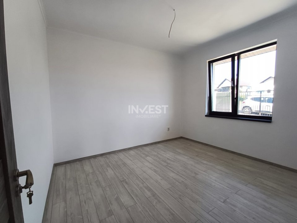 Casă cu 4 camere, 2 băi, beci spațios și 400 mp teren - 13