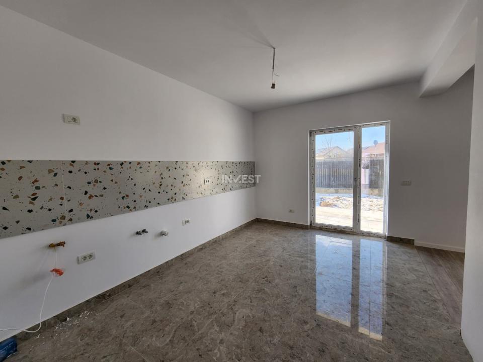 Casa individuala , 4 camere , 2 bai , zona MIROSLAVA-VALEA URSULUI - 6