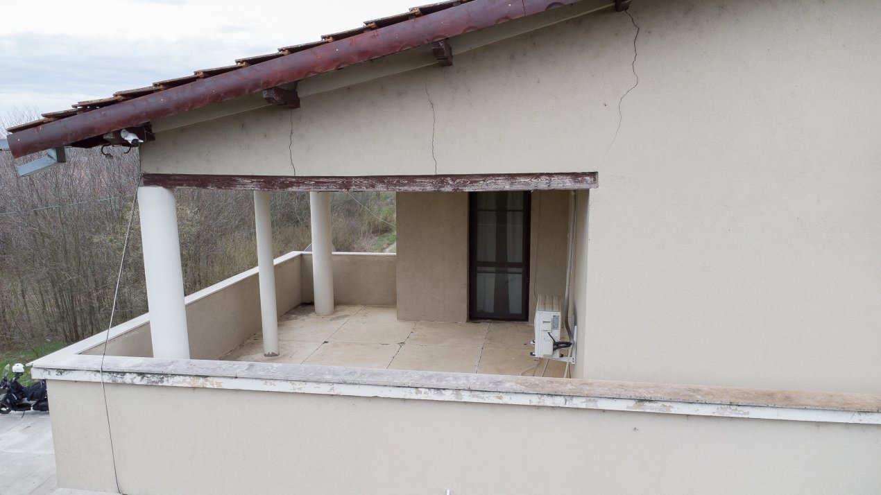 Domeniul si Conacul Furculesti, 30000mp pe malul lacului, ocazie unica