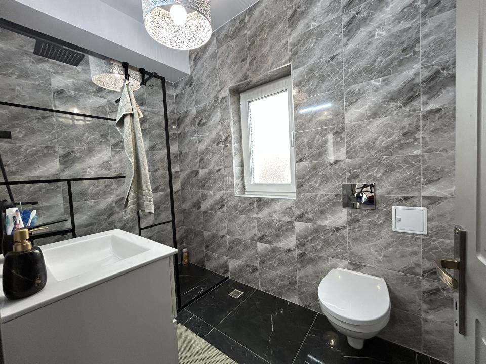 Casa individuala, 5 camere, 3 bai, utilata. Zona Bucium- Plopii Fara Sot, IASI - 9