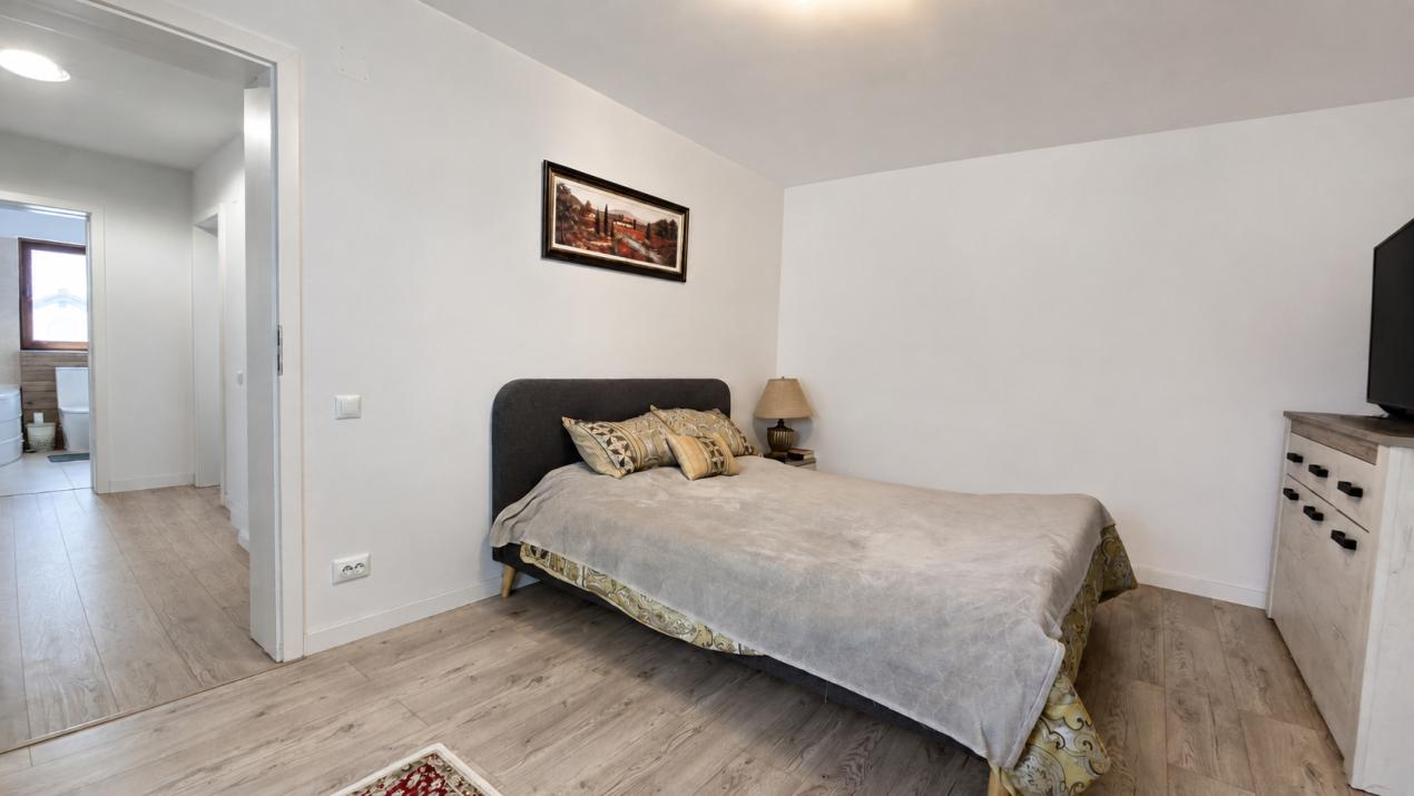 Casă individuală mobilată în Hărman | 139 mp utili, teren 540 mp, șemineu