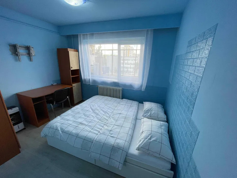 Apartament de 2 camere decomandate, 42 mp utili, balcon, Zona Manastur