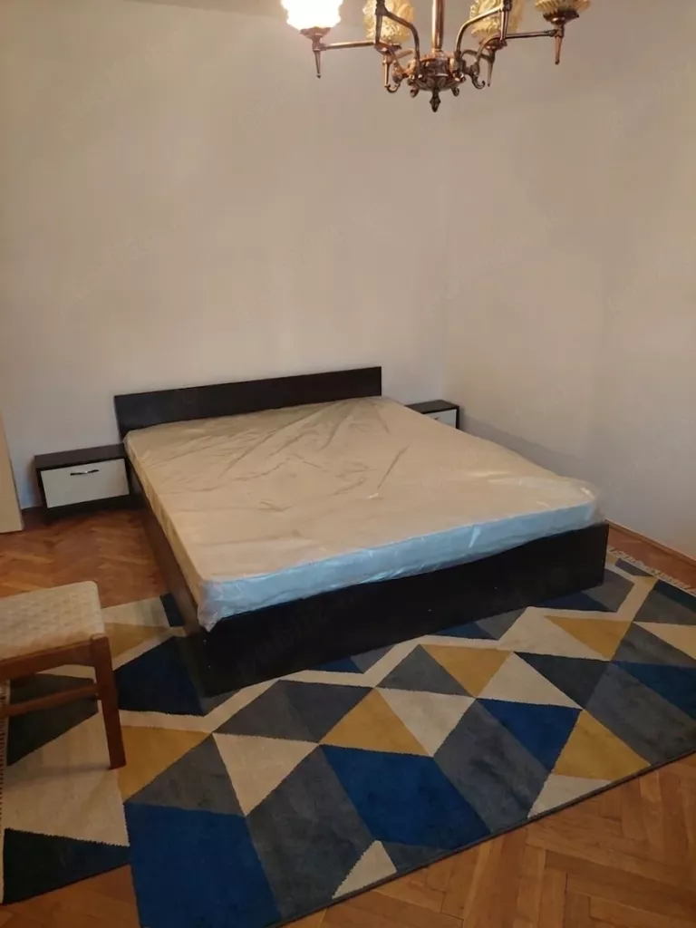 Proprietar vând apartament 4 camere decomandat, central in Timișoara - Image 2