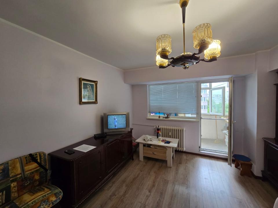 Apartament 3 camere Militari Gorjului Pacii balcon decomandat 77mp