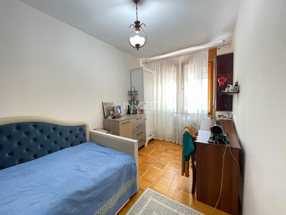 Apartament 3 camere-Podu Ros-Liceul Racovita-etaj 2 - 2