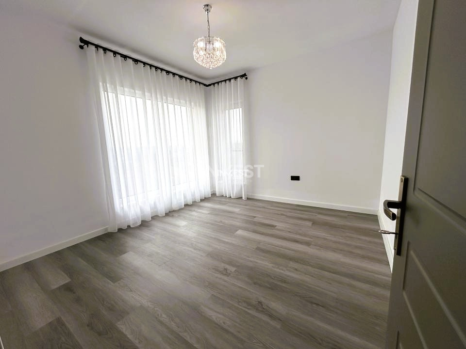 Casă individuală cu 5 camere - Bucium, Iași - 11