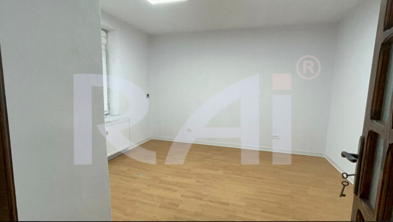 Vad comercial Piața Gării – casă 3 camere + curte
