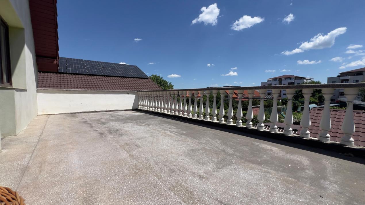 Casă 6 camere D+P+M-217 mp utili, 515 mp curte, Zona  Cartier Kogalniceanu 