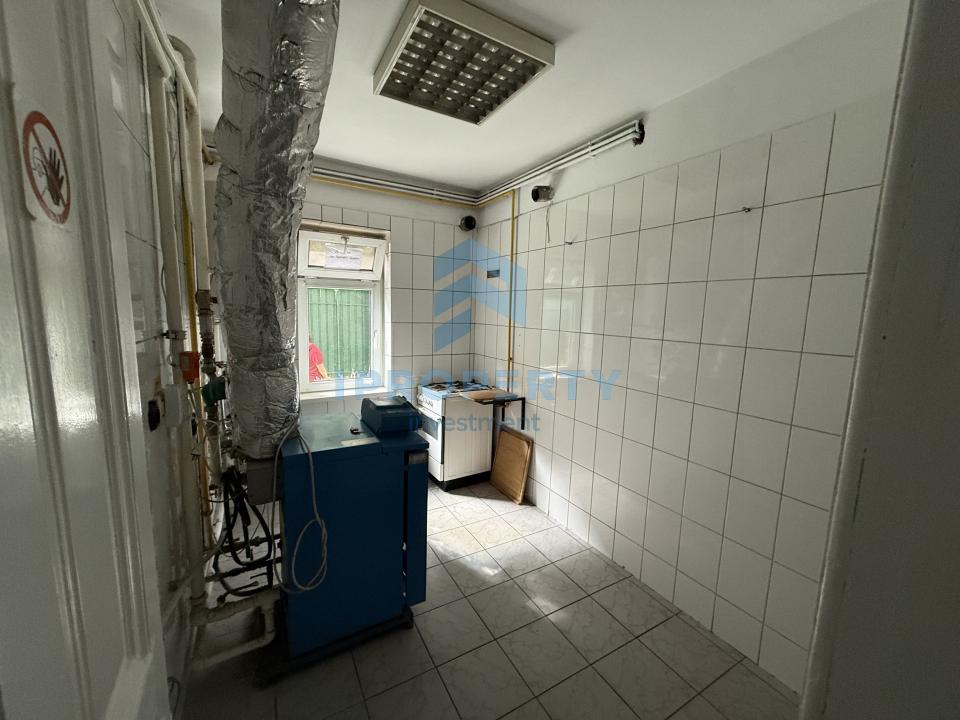 Vânzare ansamblu 2 Case 10 camere în Timpuri Noi cu curte privata - fotografie proprietate 14