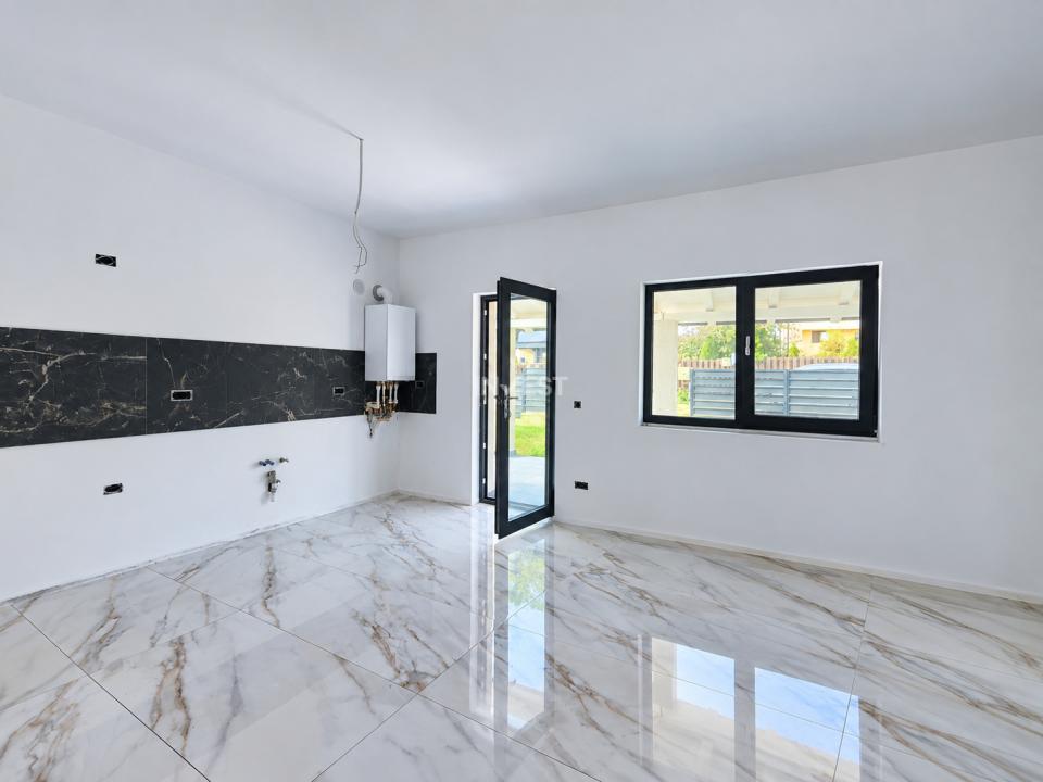 CASA INDIVIDUALA , 4 CAMERE, 130 MP UTILI , 650 MP TEREN- Valea Adanca - 1