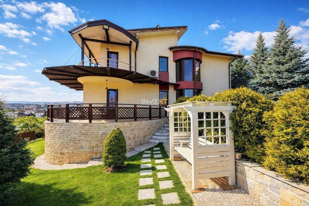 Vilă cu 7 camere și 825 mp teren în cartierul Bucium-Iasi - 1