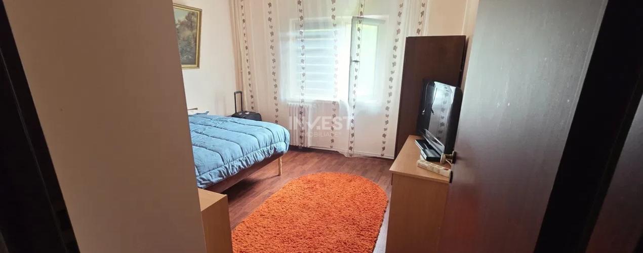 Centru- apartament 3 camere  - 3