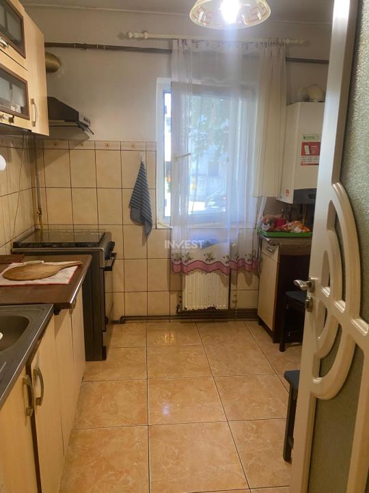 Apartament decomandat cu 4 camere si 2 băi - Nicolina 1 - 5