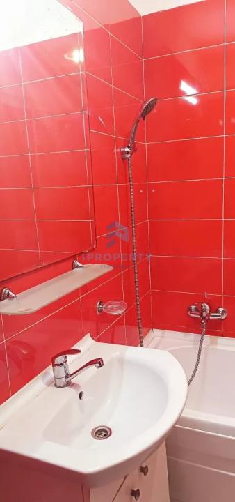 Închiriere Apartament 3 camere în Aparatorii Patriei - fotografie proprietate 9