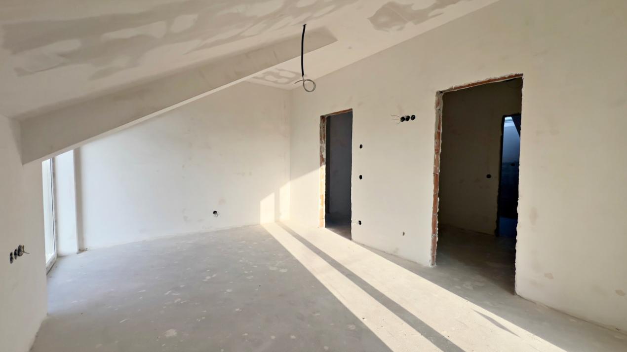 Casă arhitectură modernă cu panoramă spre Munții Făgăraș și Cetatea Cisnădioara 