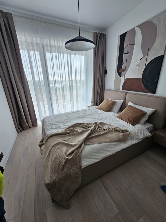 Apartament cu terasă generoasă și vedere superbă spre lac — imaginea 5