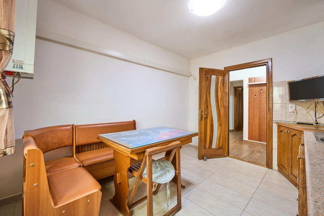 Apartament decomandat | 3 camere | zona Gara | luminos E-V
