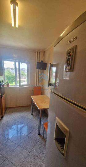 Apartament cu 2 camere in zona Titan Basarabia Etaj 2 - fotografie proprietate 13