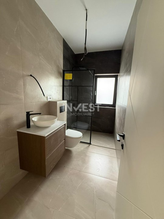 CASA INDIVIDUALA, 4 CAMERE, 2 BAI SI POD, VALEA ADANCA ZONA 5 DRUMURI - 10