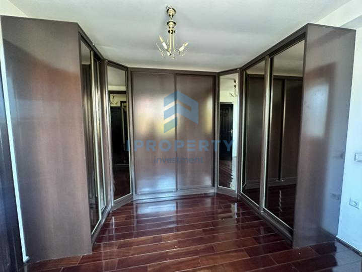Pipera Vila P+1+M Nemobilata 7 Camere  - fotografie proprietate 13