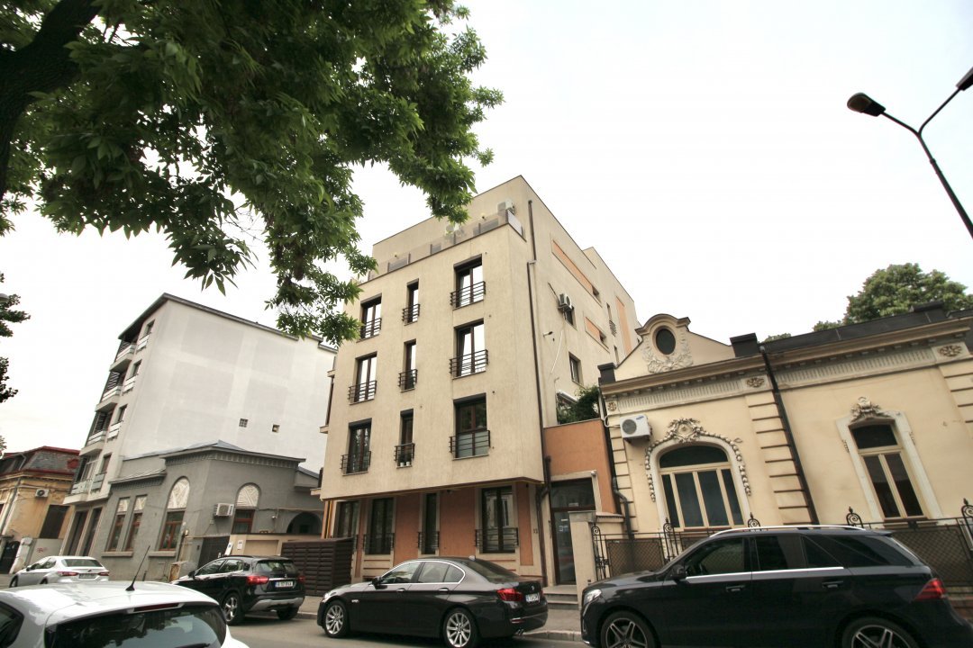 GRADINA ICOANEI-POLONA, APARTAMENT ELEGANT CU TERASA 24 MP SUBERBA SI PARCARE!