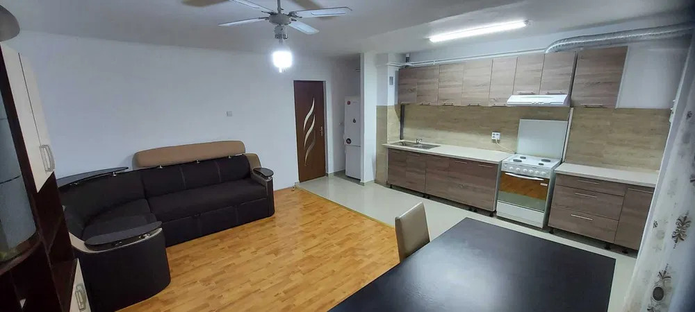 Apartament de 3 camere, 66 mp utili,  2 balcoane, Zona Manastur