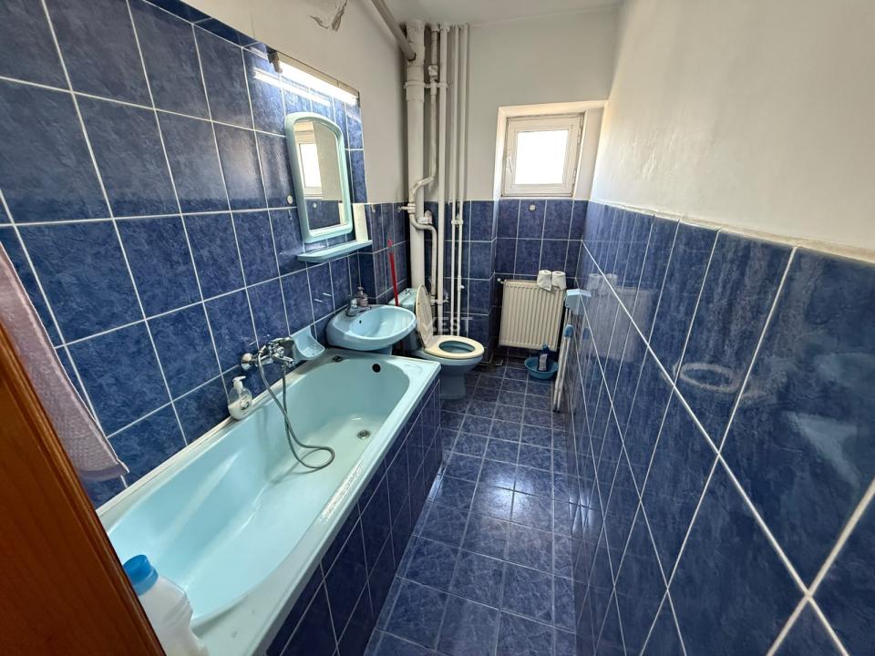 Apartament 3 camere decomandat-72mp-etaj intermediar-Bld Socola - 8