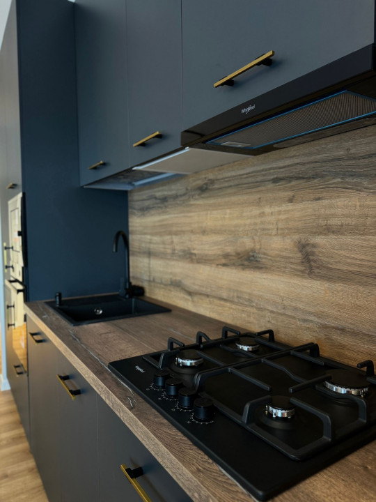 Apartament de 3 camere, 67 mp utili, 2 balcoane, Zona Teilor