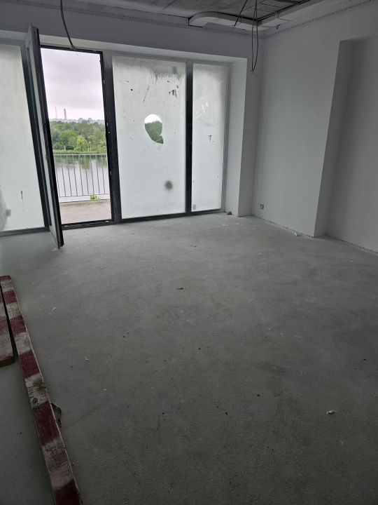 Apartament cu terasă generoasă și vedere superbă spre lac — imaginea 7