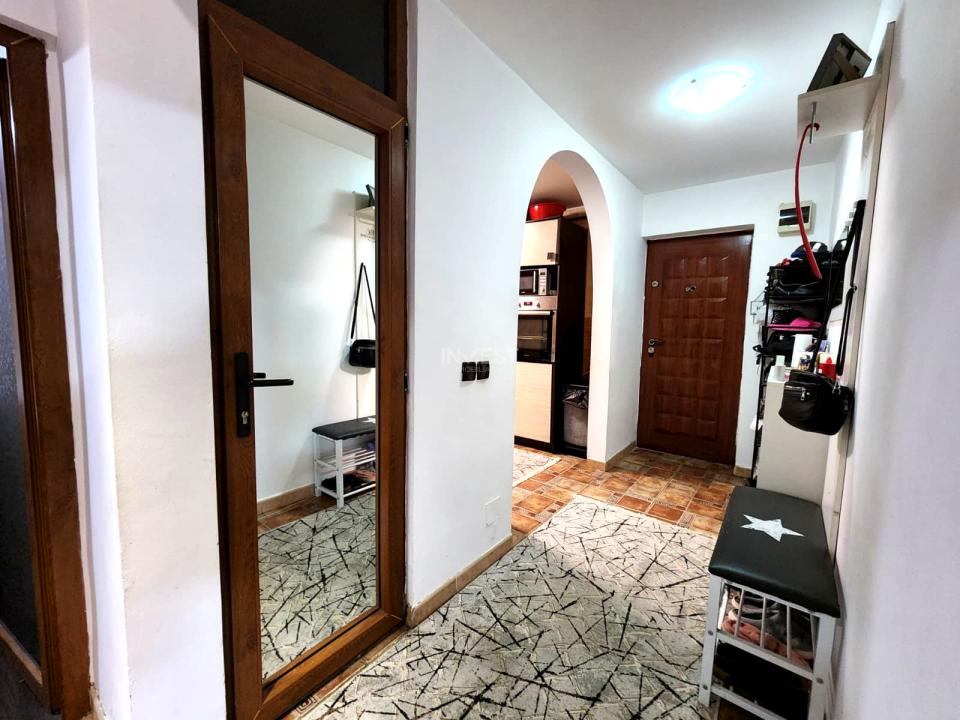 Apartament 2 camere decomandat, parter înalt, Podu Iloaiei – zonă centrală - 5