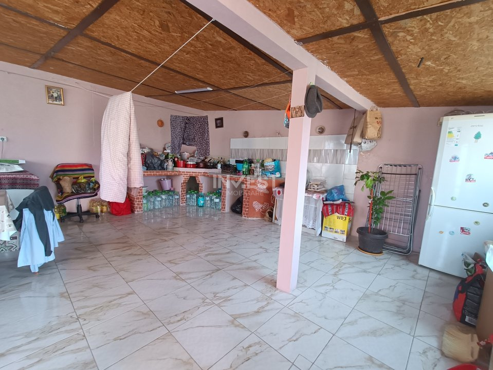 Casa S+P+1E, 185mp Utili, 5 camere, la strada principala -  TOMESTI - 16