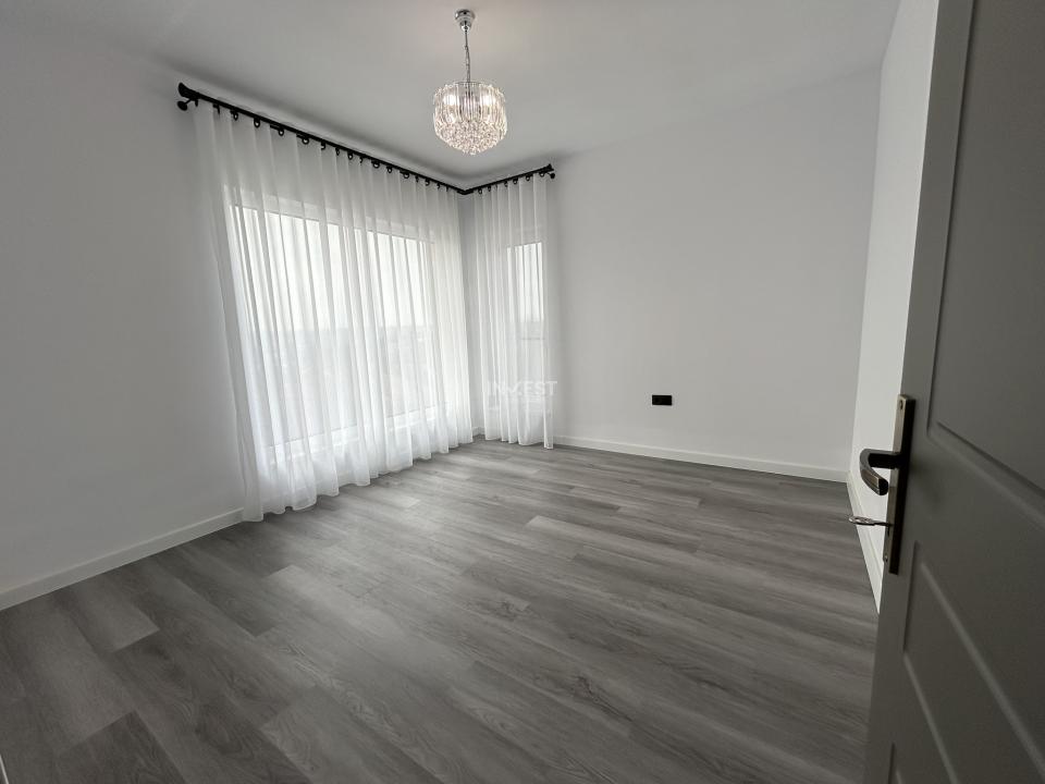 Casa individuala, 5 camere, 3 bai, utilata. Zona Bucium- Plopii Fara Sot, IASI - 14