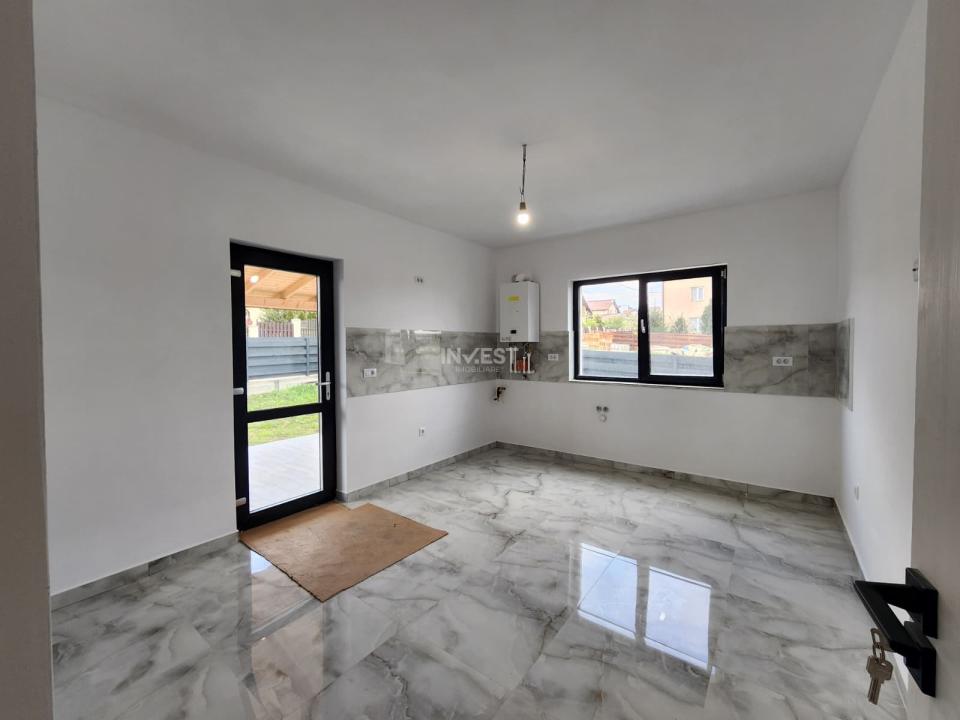 CASA DE VANZARE, 4 CAMERE 2 BAI SI MAGAZIE , VALEA ADANCA- 5 DRUMURI - 4