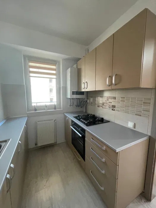 Apartament de 2 camere decomandate, 40 mp utili, balcon, Zona Gheorgheni