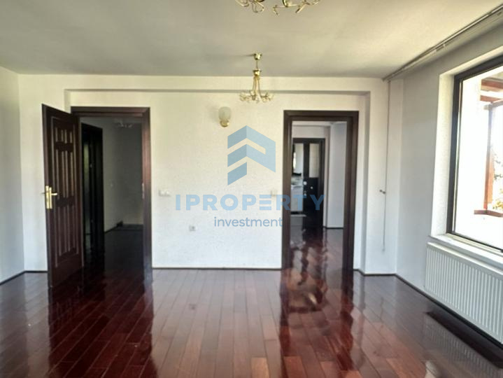 Pipera Vila P+1+M Nemobilata 7 Camere  - fotografie proprietate 9