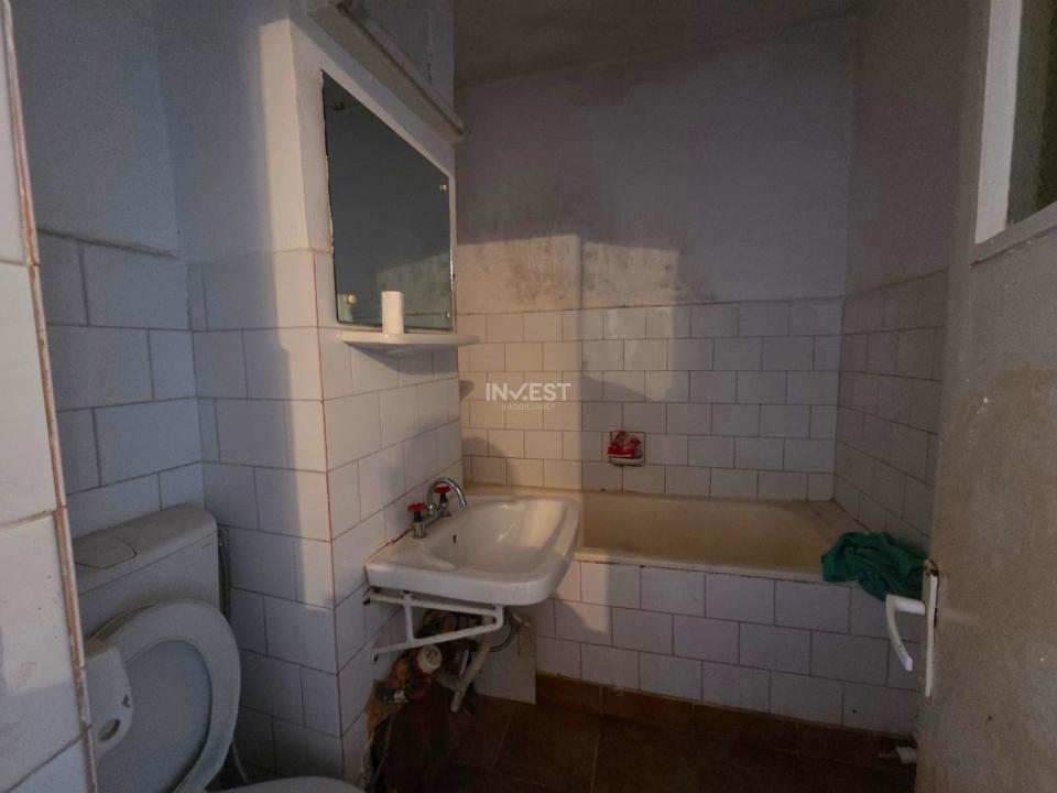 APARTAMENT 3 CAMERE-DECOMANDAT-ETAJ 1 - 10