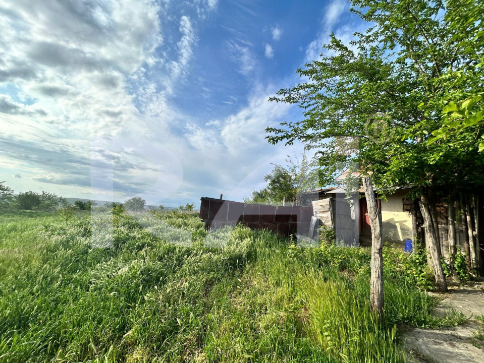 Casa si teren in suprafata de 1400mp,Floresti Simnicul de Sus 59000Euro!