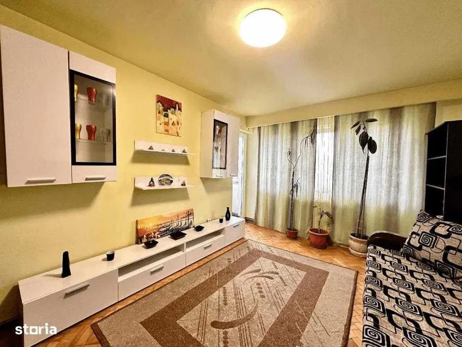 Apartament de 2 camere decomandate, 42 mp utili, balcon, Zona Manastur
