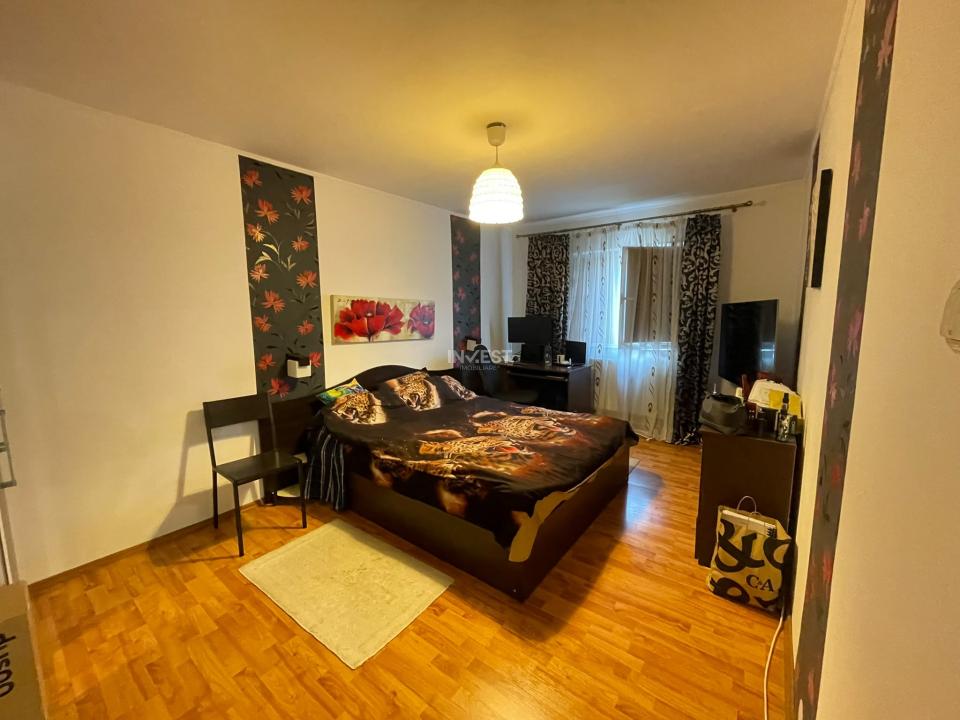 Apartament 3 camere decomandat-Baza 3-etaj intermediar - 5