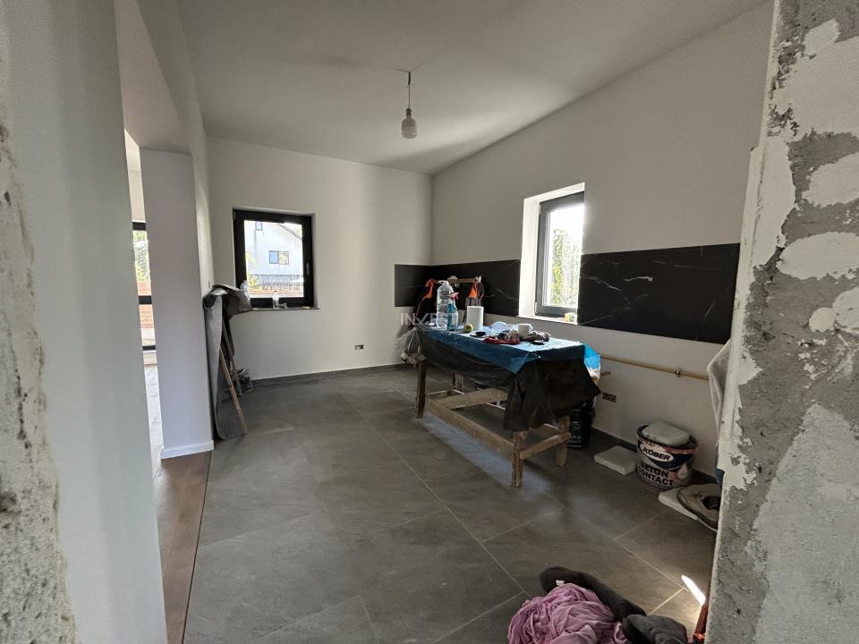 Casă Individuală 5 CAMERE, 3 BĂI, COMISION 0% - 8