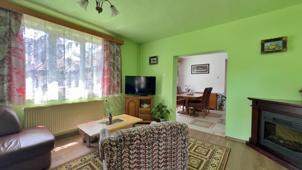 Casă 6 camere D+P+M-217 mp utili, 515 mp curte, Zona  Cartier Kogalniceanu 