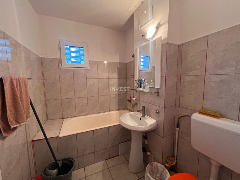 Apartament 4 camere-etaj 1-90 mp-Podu Ros-sens giratoriu - 5